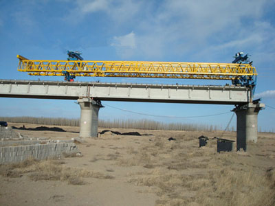 架橋機現場